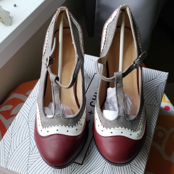 NIB Burgundy Dora t-strap pumps - Picture 8 of 12